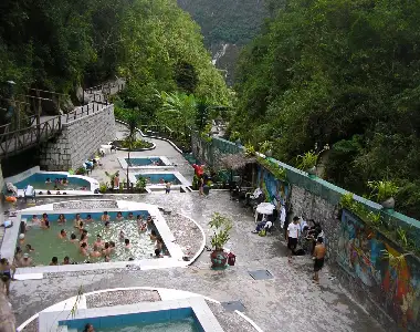 aguas calientes cusco