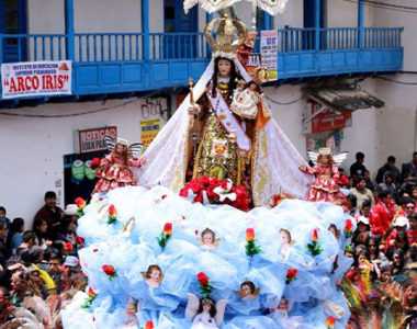 virgen del carmen paucartambo