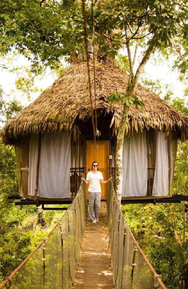 hotel colgante en la selva peruana