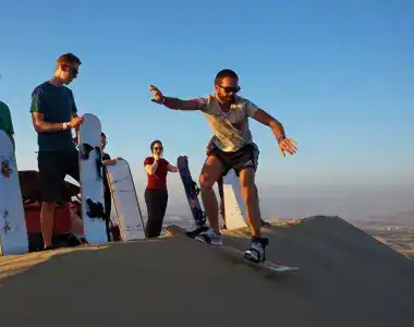 sandboarding en huacachina